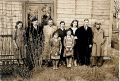 1941 r. Przeuszyn. Stoją od lewej - Władysława Kalita, Jan Łazarz, Józef Kalita ( ojciec p.Bożeny Kasprzyckiej z Opatowa), Katarzyna Stan z d. Kalita ( z Krzczonowic), Marianna Adamczak z d. Łazarz, Jan Adamczak ( mąż Marianny), Albin Stan ( mąż Katarzyny) z Krzczonowic. Niższa z dziewczynek to 11 - letnia Ewa Gurda z Jabłonki na Wołyniu - czasowo z Krzczonowic, druga NN. Zdj. nadesłała Bożena Kasprzycka z Opatowa 26.01.2014 r.