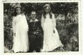 1960 r.Krzczonowice -po I Komunii św. - w sadzie, przed domem. Od prawej - Bożenka Bogdańska ( Kwiecińska), babcia Władysława Zięba, kuzynka Halinka Zięba z Brzustowy. Zdj. nadesłała Bożena Kwiecińska z d. Bogdańska 26.08.2012 r.