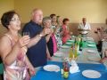 2010 R. 8 SIERPIEŃ.  II SPOTKANIA  PO LATACH  W KRZCZONOWICACH. Toast na zdrowie i STO LAT  dla byłych nauczycieli i uczniów Szkoły Podstawowej w Krzczonowicach. Zdj. nadesłała Maria Libuda