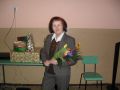 6.03.2010 r. DZIEŃ KOBIET W KRZCZONOWICACH. Widać , że oprócz kwiatów były też prezenty. A nam główny fotograf sam się sfotografował? Fot. Maria Libuda