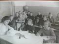 1960 - 1962. Szkoła Powszechna w Krzczonowicach. W czasie lekcji Pani Janina Rutkowska . Zdj. nadesłała Maria Libuda 25.09.2009 r.