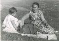 1962 - 1964 (?) Krzczonowice. Pani Maria Kasprzycka z d. Zarzycka( zwana p. Marychną) z córką Marylką na łonie krzczonowskiej przyrody. Zdj. nadesłała Bożena Kasprzycka 25.04.2011 r.