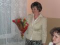 6.03.2010 r. DZIEŃ KOBIET W KRZCZONOWICACH. Urszula Szczęsna z pięknym bukietem od Mieczysława Libudy, Joanna Rużalska. Fot. Maria Libuda.